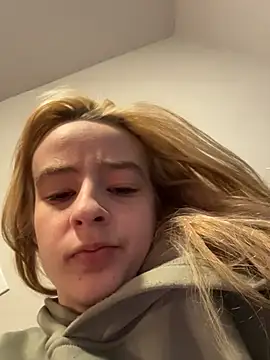 Snapshot of SeccySerena chatting on March 13, 2026, 6:24 pm SeccySerena online show from March 13, 2026, 6:24 pm