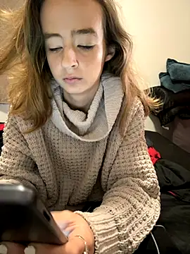 SeccySerena online show from November 14, 2025, 4:10 pm