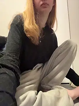 Snapshot of SeccySerena chatting on February 10, 2026, 3:33 pm SeccySerena online show from February 10, 2026, 3:33 pm