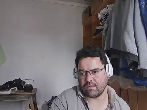 condorito222 online show from June 6, 2026, 7:52 pm