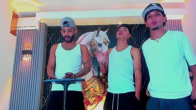 Snapshot of Dominic_Max_ chatting on October 28, 2025, 4:02 am Dominic Max online show from October 28, 2025, 4:02 am