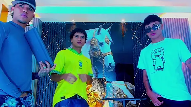 Snapshot of Dominic_Max_ chatting on September 19, 2025, 3:43 am Dominic Max online show from September 19, 2025, 3:43 am