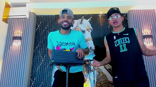 Snapshot of Dominic_Max_ chatting on November 8, 2025, 4:16 am Dominic Max online show from November 8, 2025, 4:16 am