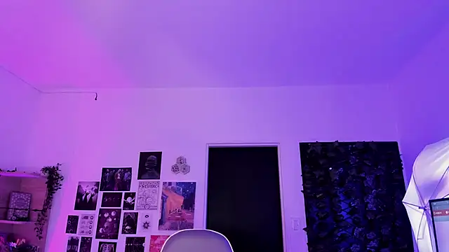 Liz rogers x online show from November 14, 2025, 2:37 am