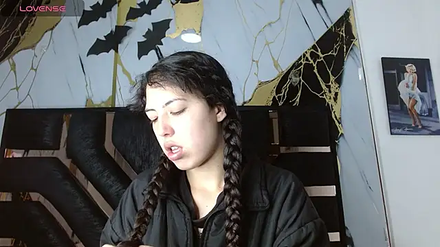 malejahotcs01 online show from November 28, 2025, 11:43 am