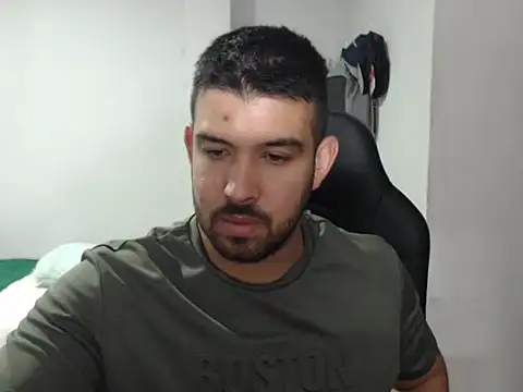 Axel11113 online show from November 12, 2025, 2:37 am