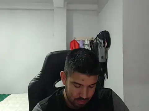 Axel11113 online show from November 8, 2025, 3:54 am