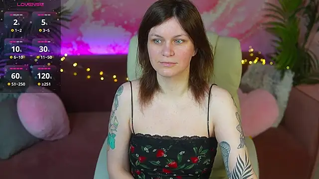 TinaMelt online show from April 14, 2026, 6:46 pm