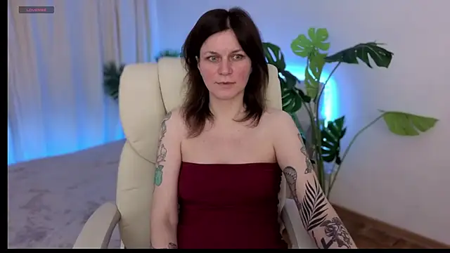 Snapshot of TinaMelt chatting on September 25, 2025, 5:52 pm TinaMelt online show from September 25, 2025, 5:52 pm