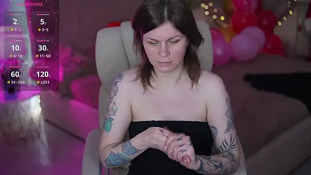 TinaMelt online show from February 15, 2026, 7:35 pm