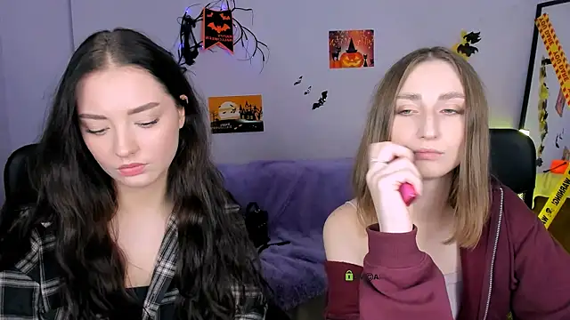 eva smiith  online show from October 20, 2025, 12:17 pm