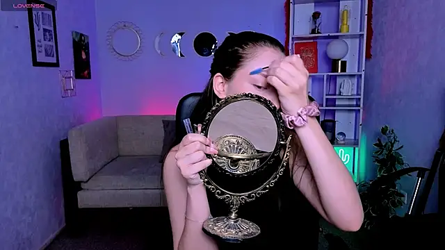 eva smiith  online show from June 2, 2026, 5:40 am