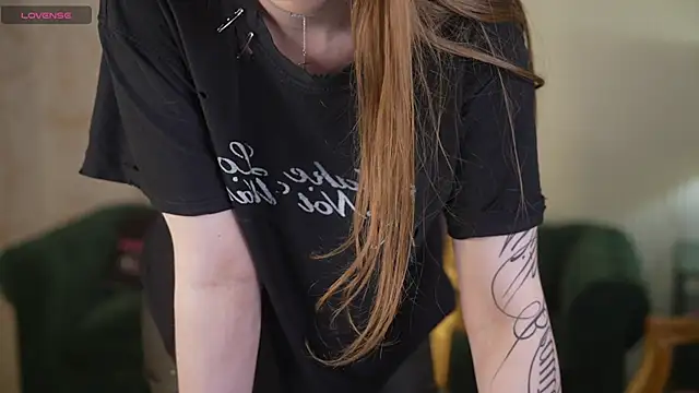 Esmie Smile online show from February 19, 2026, 12:07 am