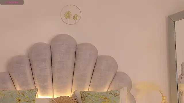 emma-conti2 online show from April 16, 2026, 3:02 pm