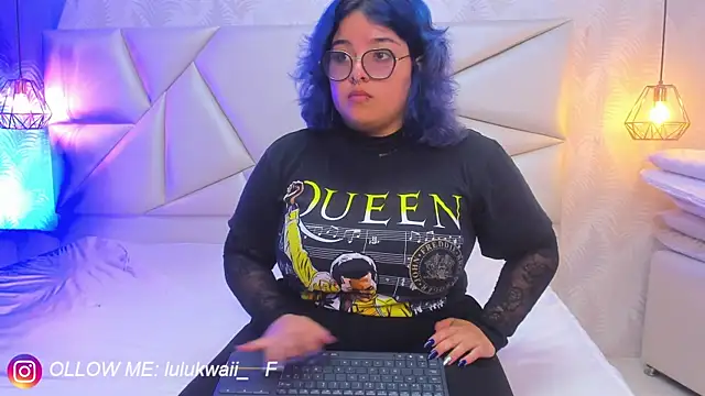 lulukawai16 online show from November 12, 2025, 7:07 pm