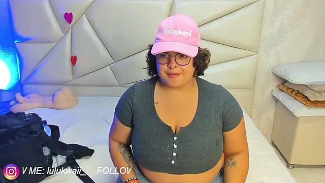 lulukawai16 online show from March 11, 2026, 7:08 pm