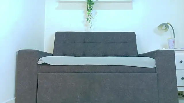 Snapshot of RiriiBrunette__ chatting on June 19, 2026, 7:52 pm RiriiBrunette online show from June 19, 2026, 7:52 pm