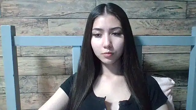 Virginia Hicks online show from November 23, 2025, 5:23 pm