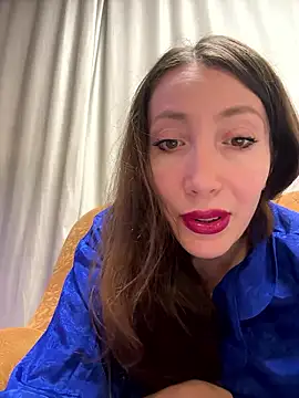 Snapshot of HellaryTourent chatting on January 16, 2026, 5:06 pm HellaryTourent online show from January 16, 2026, 5:06 pm