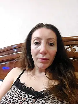 HellaryTourent online show from October 21, 2025, 8:08 pm