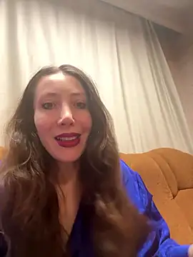 Snapshot of HellaryTourent chatting on January 18, 2026, 2:53 pm HellaryTourent online show from January 18, 2026, 2:53 pm