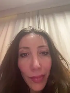 Snapshot of HellaryTourent chatting on February 22, 2026, 2:19 pm HellaryTourent online show from February 22, 2026, 2:19 pm