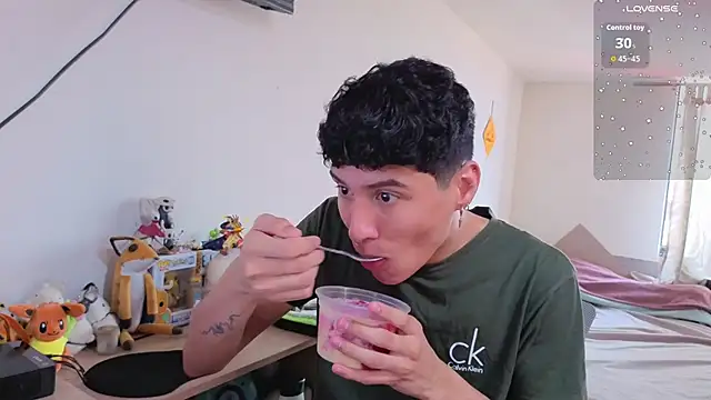 Snapshot of LuClawthorne_ chatting on March 19, 2026, 3:34 pm LuClawthorne online show from March 19, 2026, 3:34 pm