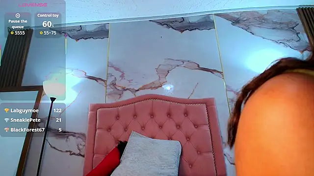 Snapshot of AlyaThompson chatting on December 5, 2025, 4:11 am AlyaThompson online show from December 5, 2025, 4:11 am