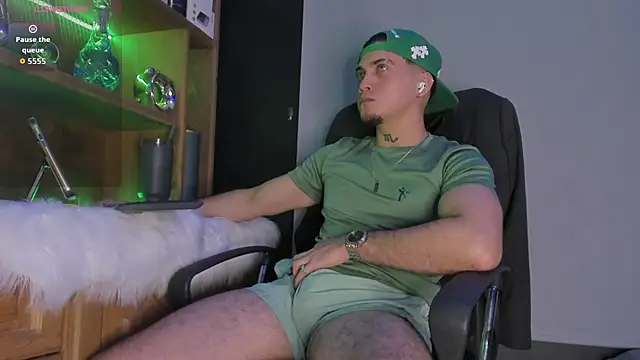 Gael williams1 online show from November 14, 2025, 2:48 am