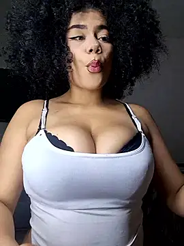 Snapshot of Yerystar chatting on November 25, 2025, 11:27 pm Yerystar online show from November 25, 2025, 11:27 pm