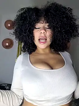 Snapshot of Yerystar chatting on November 22, 2025, 9:24 pm Yerystar online show from November 22, 2025, 9:24 pm