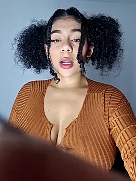 Snapshot of Yerystar chatting on November 9, 2025, 2:21 pm Yerystar online show from November 9, 2025, 2:21 pm