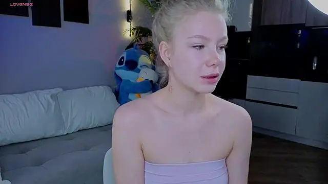 emilyshepar d online show from June 19, 2026, 2:17 am