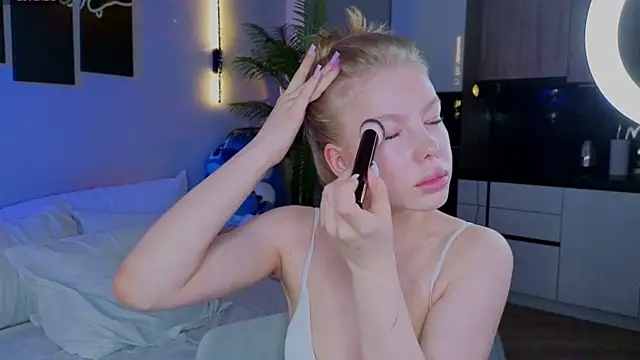 emilyshepar d online show from May 8, 2026, 2:26 am