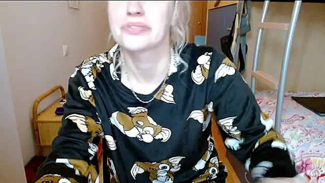 SatinQueen90 online show from November 21, 2025, 8:35 am