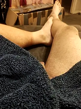 Snapshot of hubbyfun19 chatting on October 3, 2025, 4:36 am hubbyfun19 online show from October 3, 2025, 4:36 am