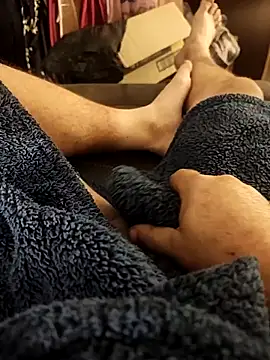 Snapshot of hubbyfun19 chatting on October 11, 2025, 4:35 am hubbyfun19 online show from October 11, 2025, 4:35 am