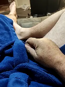 Snapshot of hubbyfun19 chatting on March 17, 2026, 4:37 am hubbyfun19 online show from March 17, 2026, 4:37 am