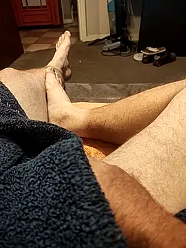 Snapshot of hubbyfun19 chatting on September 14, 2025, 4:24 am hubbyfun19 online show from September 14, 2025, 4:24 am