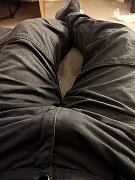 Snapshot of hubbyfun19 chatting on September 27, 2025, 5:57 am hubbyfun19 online show from September 27, 2025, 5:57 am