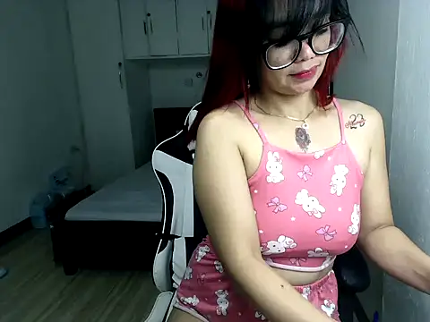 eattmebabyy online show from January 7, 2026, 11:59 am