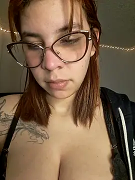 Snapshot of -Miaa_ chatting on September 16, 2025, 3:13 pm -Miaa online show from September 16, 2025, 3:13 pm