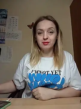 Snapshot of Ami_Foxy chatting on May 21, 2026, 5:16 am Ami Foxy online show from May 21, 2026, 5:16 am