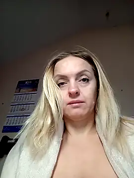 Snapshot of Ami_Foxy chatting on September 29, 2025, 6:20 am Ami Foxy online show from September 29, 2025, 6:20 am