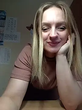 Ami Foxy online show from May 19, 2026, 9:49 am