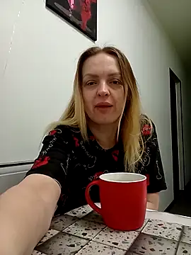 Ami Foxy online show from May 9, 2026, 5:22 am