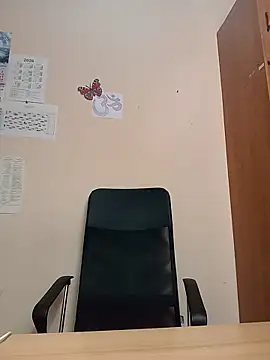 Snapshot of Ami_Foxy chatting on June 18, 2026, 8:24 am Ami Foxy online show from June 18, 2026, 8:24 am