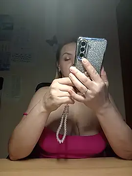 Snapshot of Ami_Foxy chatting on July 9, 2026, 5:52 am Ami Foxy online show from July 9, 2026, 5:52 am