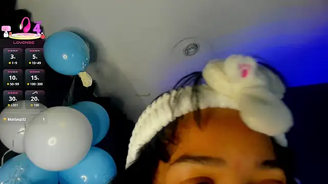 Gina 77 online show from October 6, 2025, 12:06 pm