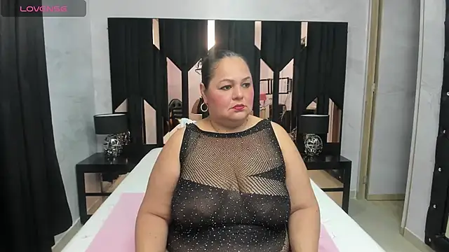 bianca milf4u online show from October 7, 2025, 10:38 am